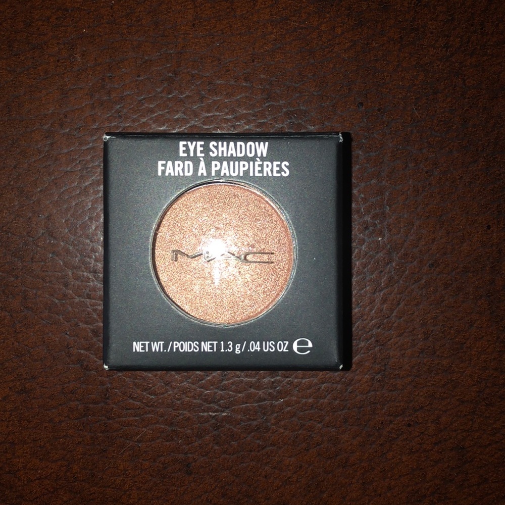MAC All That Glitters Veluxe Pearl Eyeshadow
